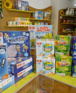 image de la boutique du moulin de la biodiversité avec des jeux